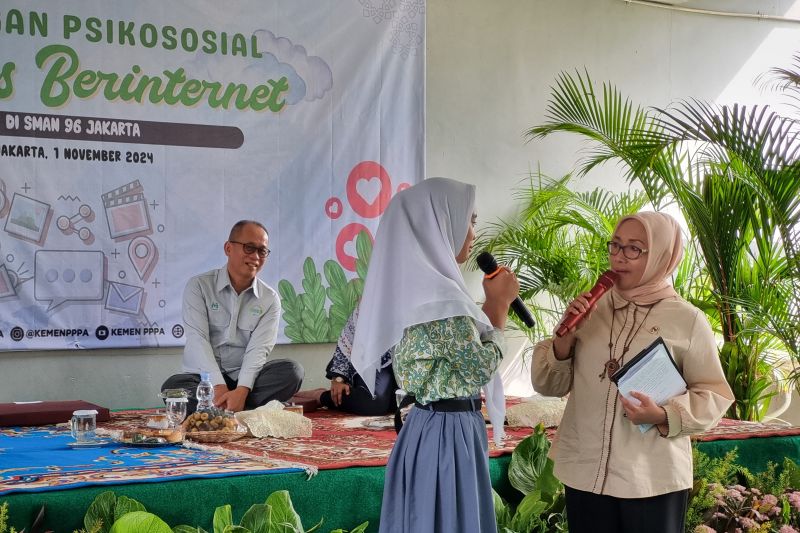 Menteri Arifah Fauzi bagikan cerita retret Magelang ke pelajar SMAN 96