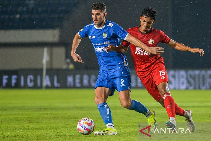 PROFIL NICK KUIPERS, AKTOR PENTING LINI PERTAHANAN PERSIB BANDUNG PERSIB BANDUNG MELAWAN SEMEN PADANG 011124 RAI 5