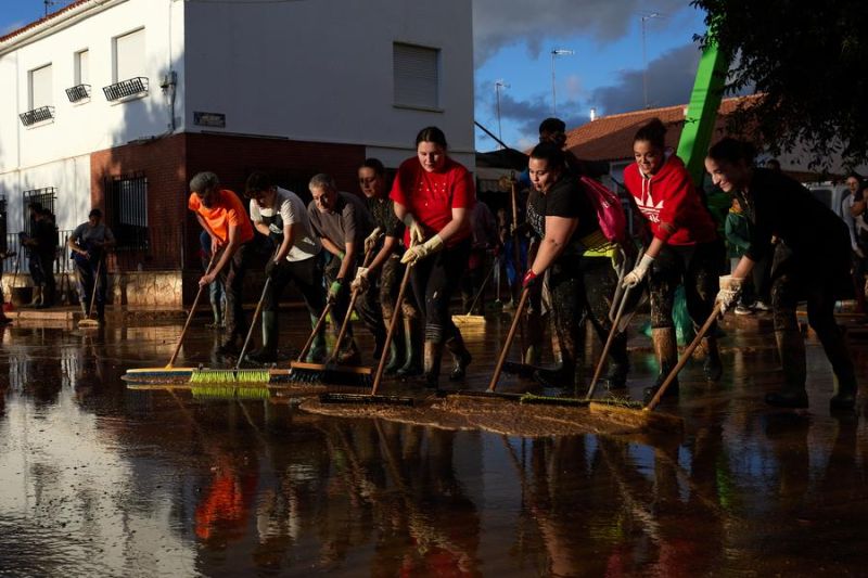 Banjir dahsyat menerpa, semangat komunitas tetap terpancar di Spanyol