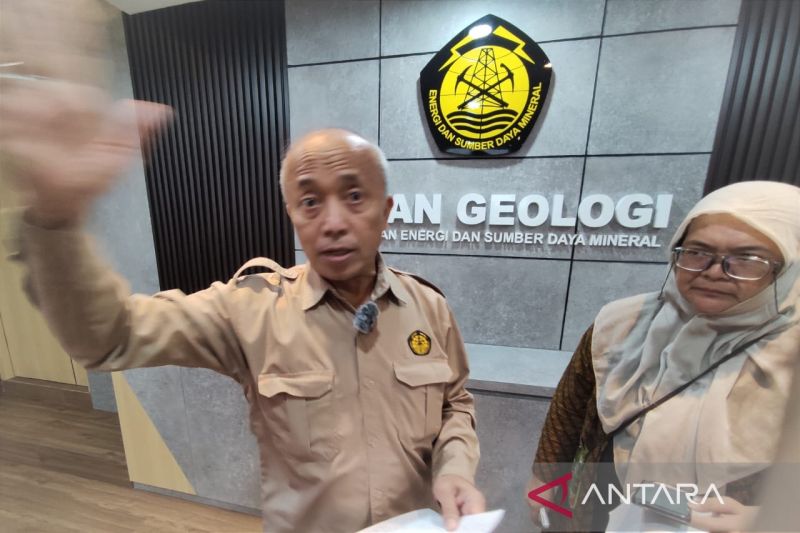 Awan panas erupsi Lewotobi masih membahayakan keselamatan penerbangan