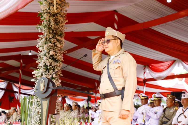 Gunakan kostum pejuang, Pemprov Jatim peringati Hari Pahlawan