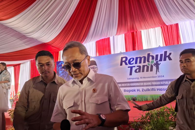 menko-pangan-sebut-distribusi-pupuk-ke-petani-lampung-lancar