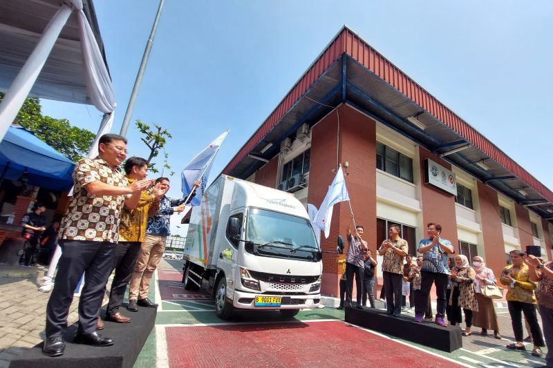 pt-ktb-resmi-luncurkan-kendaraan-niaga-fuso-ecanter