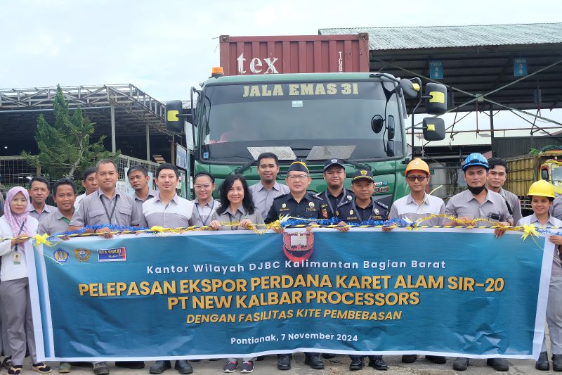 PT New Kalbar Processors Lepas Ekspor Perdana 83,5 Ton Karet Remah ke Jepang