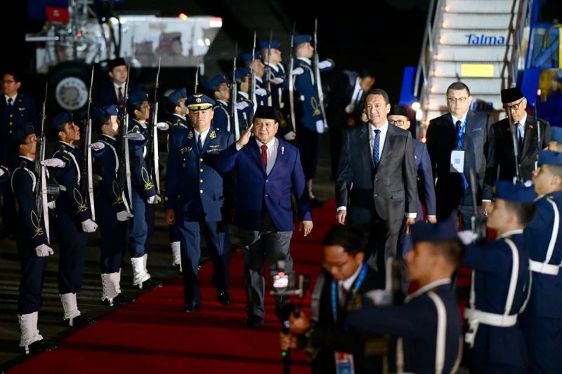 presiden-prabowo-tiba-di-peru-untuk-hadiri-ktt-apec