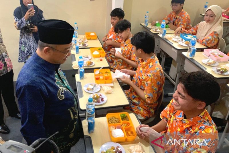 Mendikdasmen: Program makan siang gratis jadi pendidikan karakter