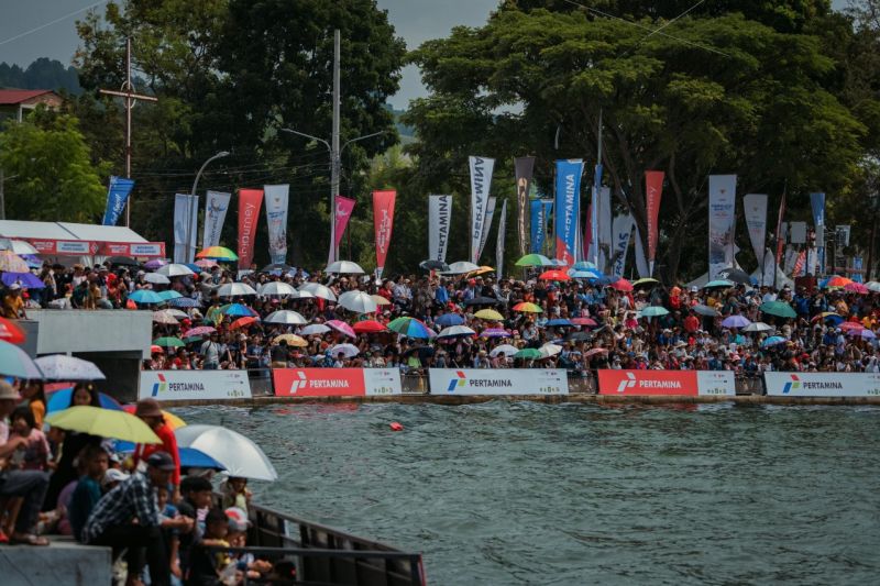 umkm-meraup-berkah-di-aquabike-jetski-world-championship-danau-toba