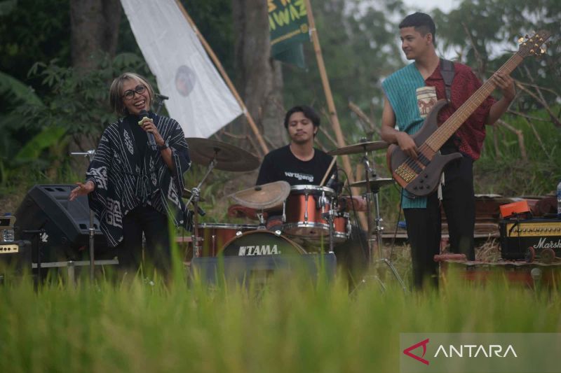 Pagelaran musik Klaten Etno Jazz Sawah 2024