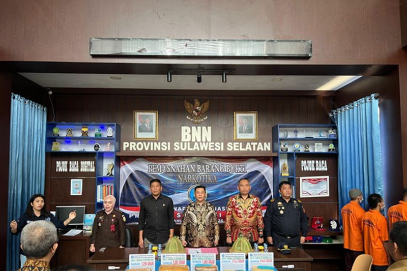 Pemusnahan 6,2 Kilogram Ganja oleh Kanwil Bea Cukai Sulbagsel dan BNNP Sulawesi Selatan