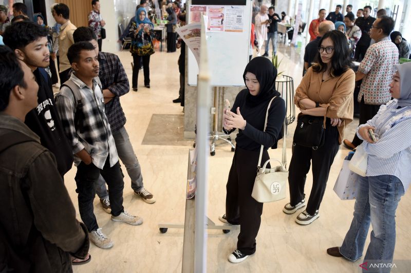 menaker-sosialisasikan-jkp-dan-hadirkan-job-fair-tekan-pengangguran