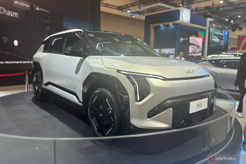 kia-kenalkan-mobil-listrik-terbaru-ev3-di-gjaw-2024