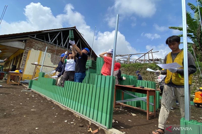 Disdik Garut dukung pemanfaatan bata plastik untuk membangun sekolah