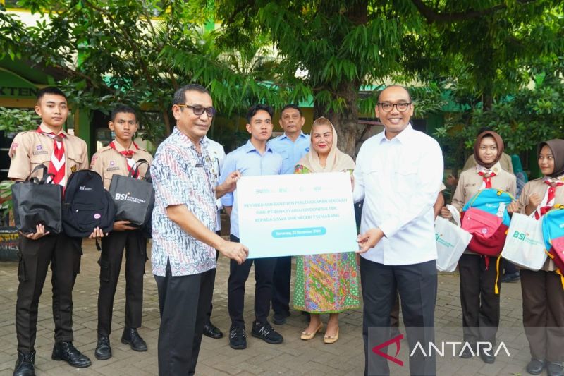 dukung-kemajuan-pendidikan-bsi-berikan-bantuan-langsung-ke-pelajar