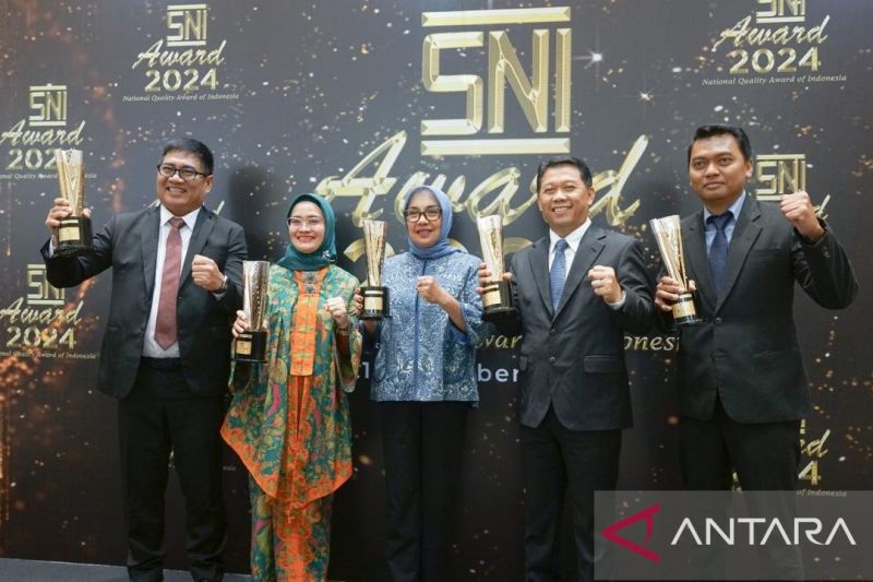 pupuk-indonesia-kembali-raih-platinum-di-sni-award-2024