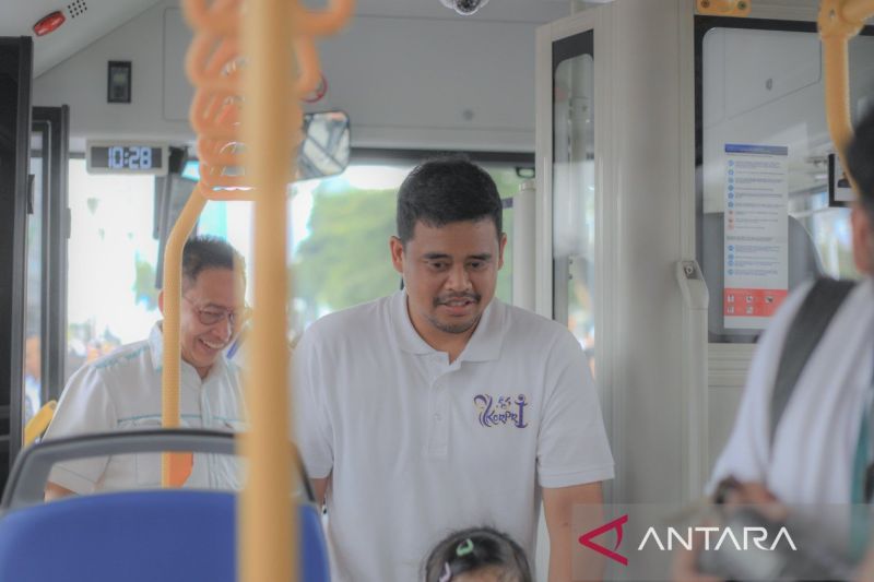 wali-kota-medan-luncurkan-60-unit-bus-listrik-proyek-mastran-brt