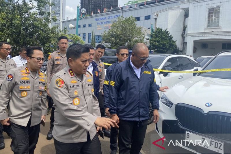 polda-metro-jaya-sita-barang-bukti-kasus-judol-senilai-rp167-miliar