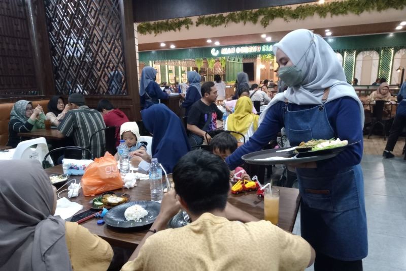 Kampung Makan: Destinasi Kuliner Ideal untuk Keluarga di Jakarta