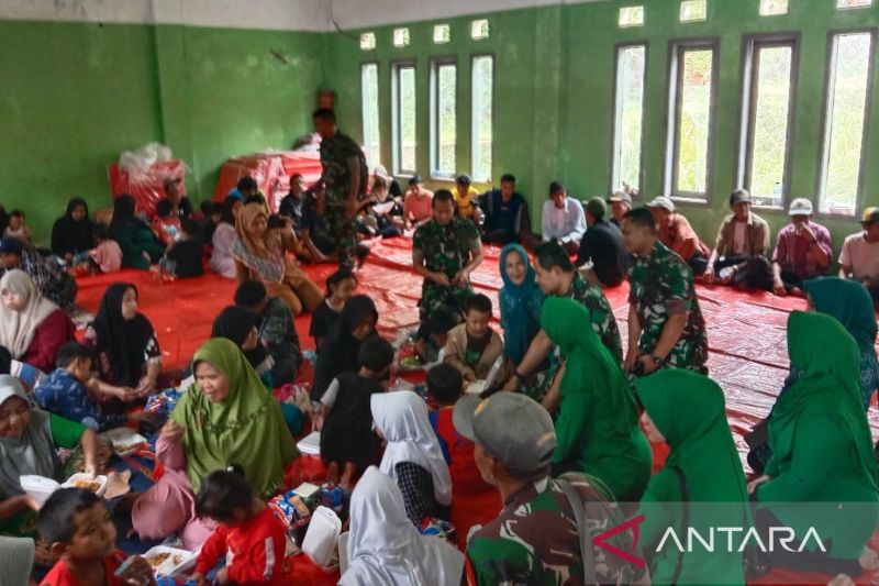 Dinkes Cianjur dirikan posko kesehatan di lokasi pengungsian