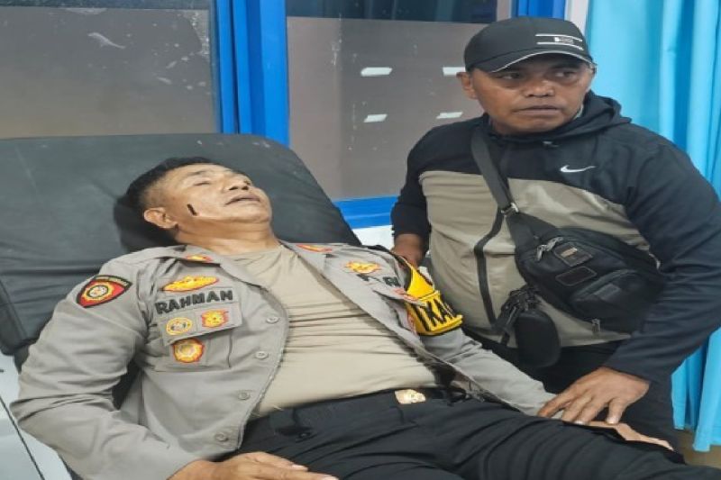 Kapolres Mamteng terkena panah saat amankan kericuhan PPD Kobakma