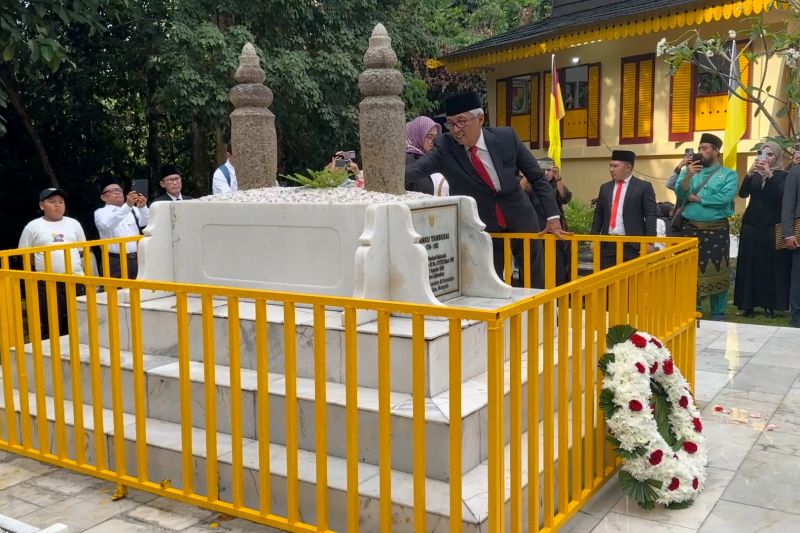 Dubes RI Hermono pimpin upacara di makam Pahlawan Tuanku Tambusai