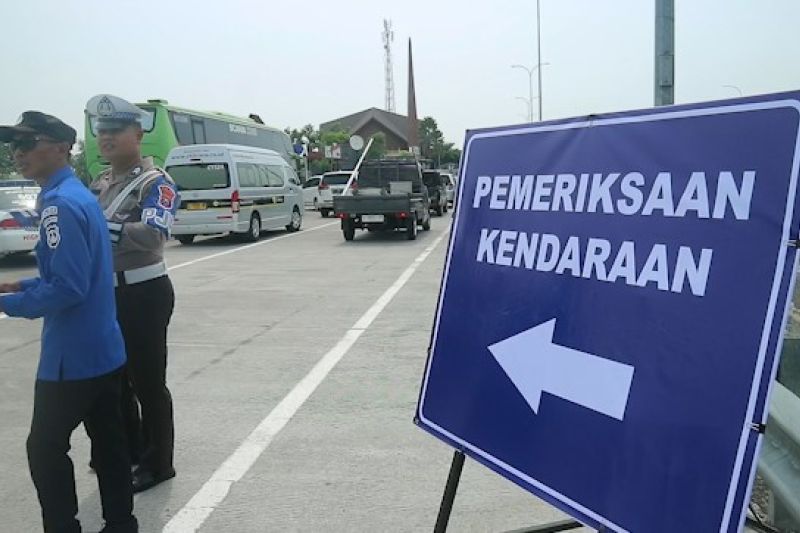 Cegah kecelakaan, petugas gabungan razia di jalan tol Madiun-Kertosono