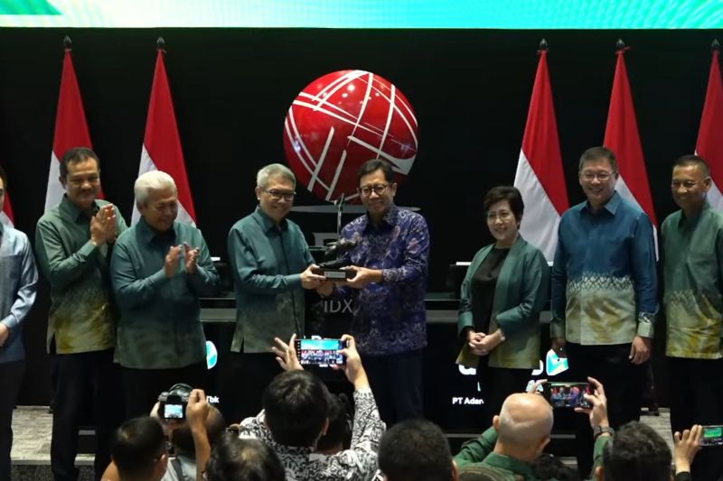 resmi-ipo-saham-adaro-andalan-indonesia-dibuka-tembus-ara