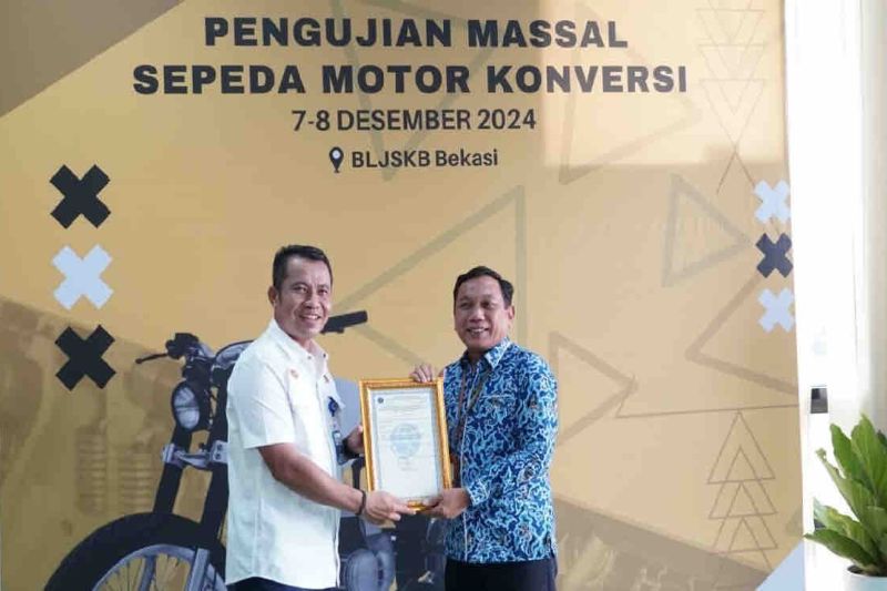 Kemenhub uji sepeda motor listrik konversi secara massal