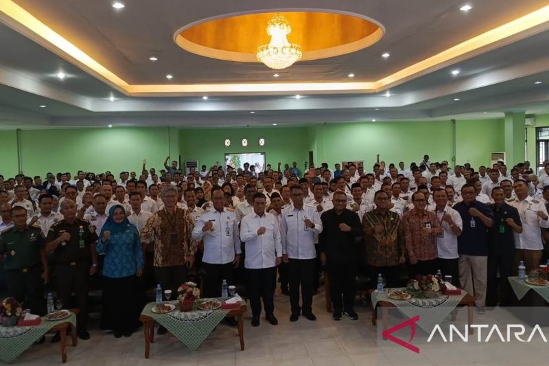 Wamen Desa PDT meninjau Wisata Tapak Antu Desa Batu Belubang