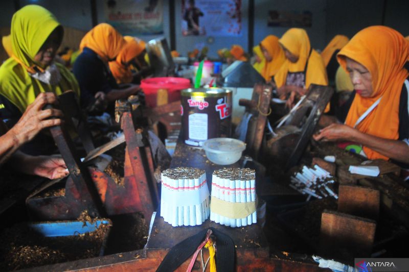 UMP 2025 naik, Jateng masih jadi yang terendah