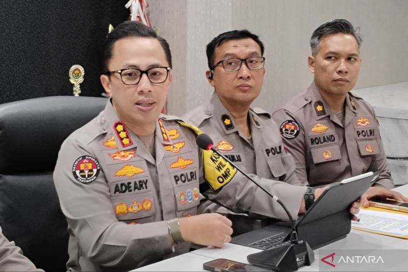 polisi-tangkap-komplotan-penipu-pembeli-emas-dengan-modus-cod-di-jakut