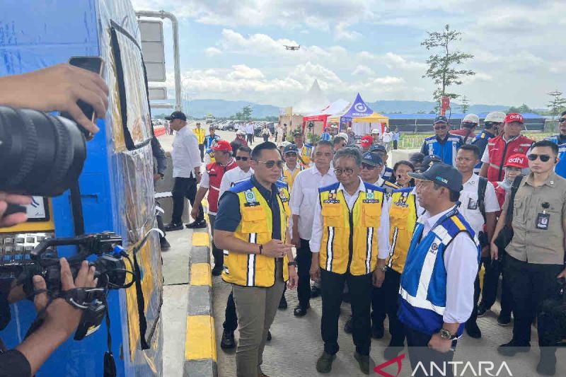 ahy-cek-kesiapan-tol-segmen-klaten-prambanan-jelang-natal-tahun-baru