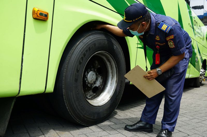 Dishub Yogyakarta mulai periksa kelaikan bus jelang Natal-tahun baru 