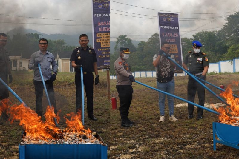 Bea Cukai Morowali Musnahkan Barang Hasil Penindakan Senilai Rp3,9 Miliar