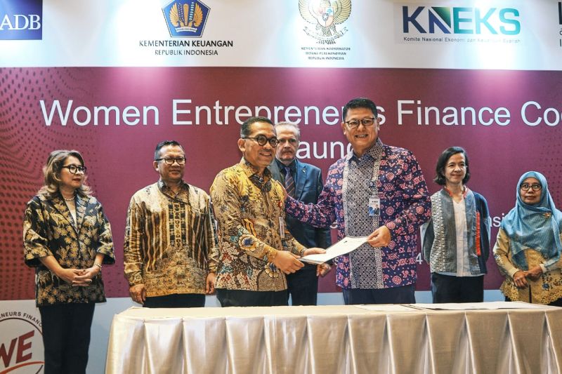 lembaga-dan-asosiasi-jasa-keuangan-tandatangani-komitmen-we-finance