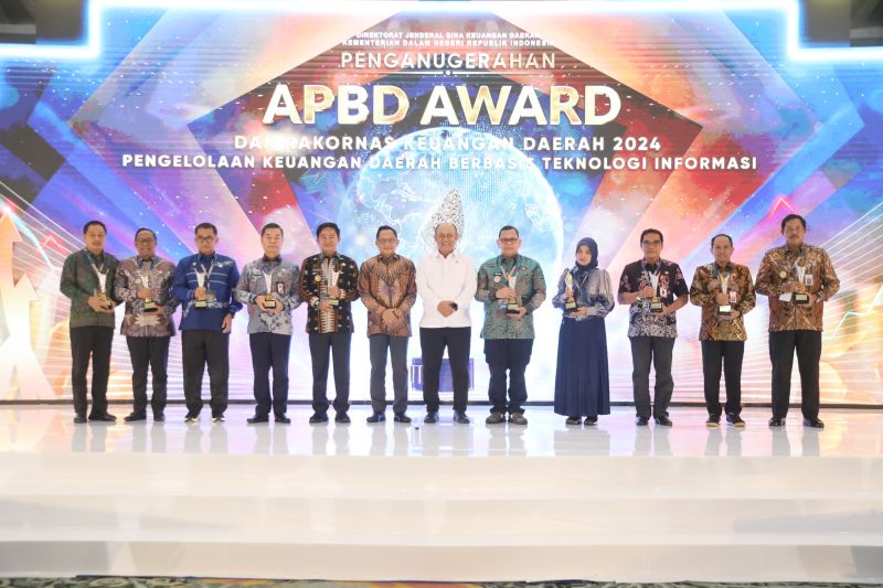 jatim-borong-empat-penghargaan-di-apbd-award-2024