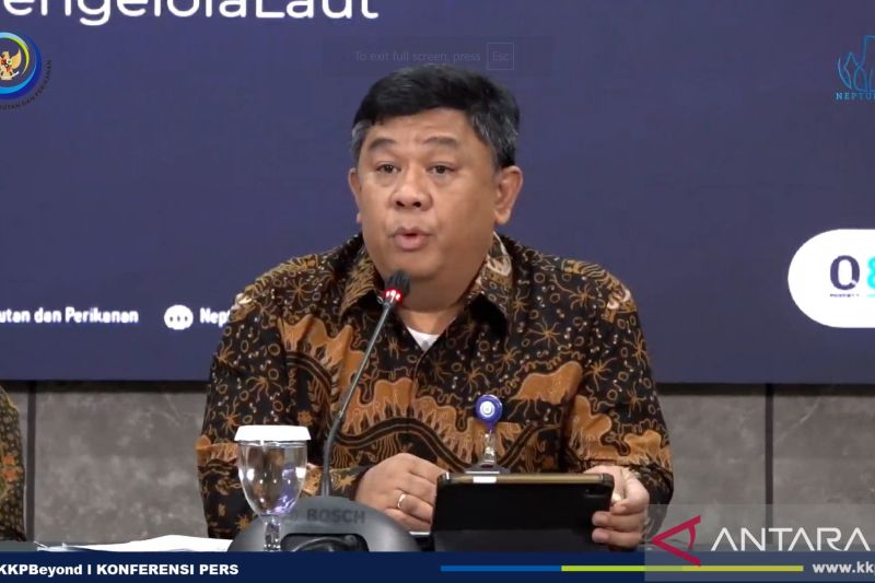 kkp-sebut-produksi-garam-ri-mencapai-204-juta-ton-pada-2024