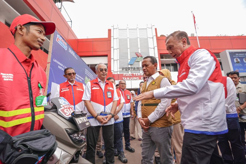 pertamina-patraniaga-tim-bekerja-24-jam-pastikan-distribusi-lancar