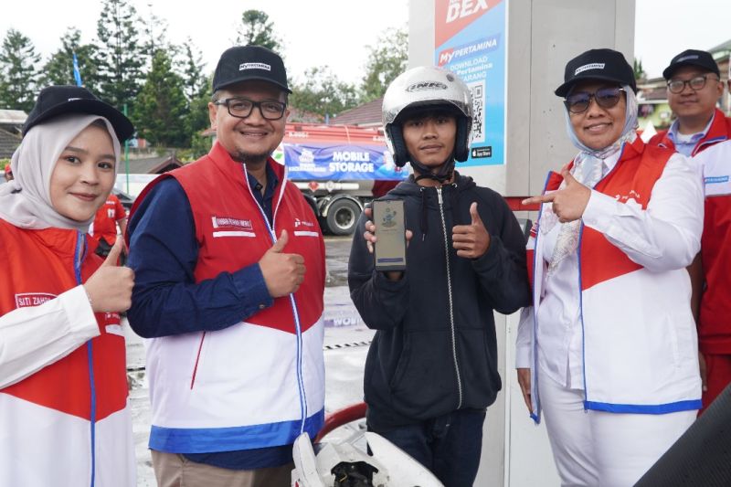 komisaris-pertamina-patra-niaga-memastikan-pasokan-bbm-di-regional-jbb