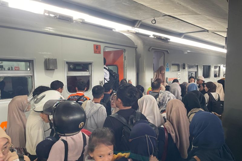 36.691 penumpang KA berangkat dari Stasiun Malang pada 19-26 Desember 