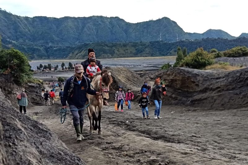 akses-wisata-bromo-dibatasi-saat-puncak-ritual-wulan-kapitu-tengger