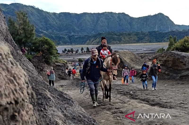 akses-wisata-bromo-dibatasi-saat-puncak-ritual-wulan-kapitu-tengger