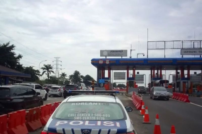 diskresi-kepolisian-tol-jagorawi-arah-jakarta-terapkan-contraflow