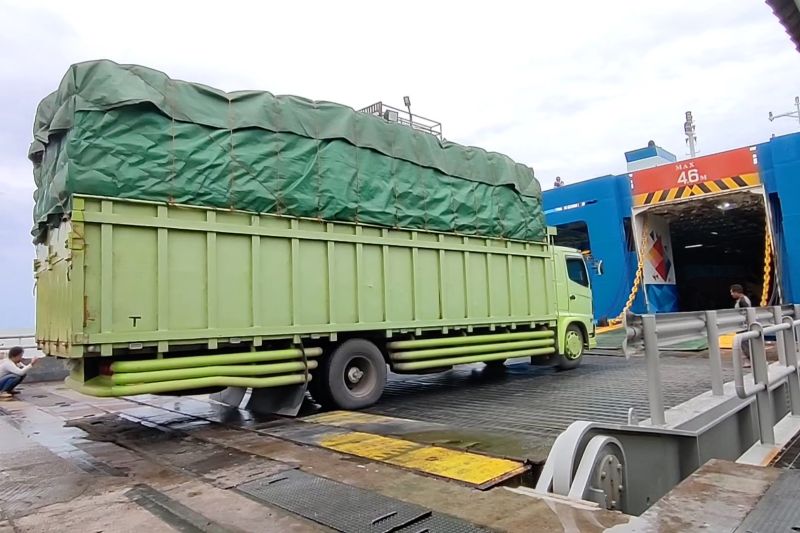 ASDP kerahkan 29 kapal tanganikepadatan truk di Pelabuhan Merak