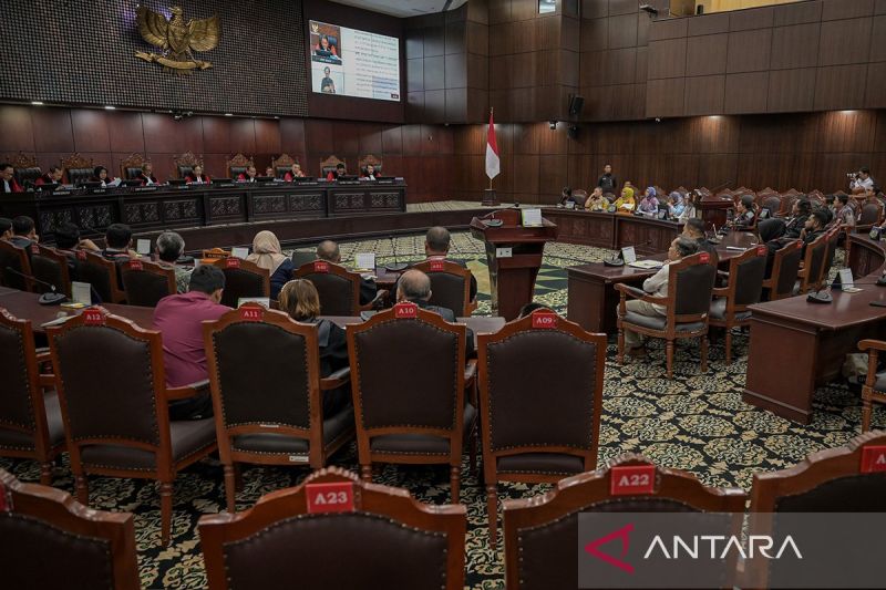 DPR dan pemerintah diminta serius tindaklanjuti putusan MK soal PT