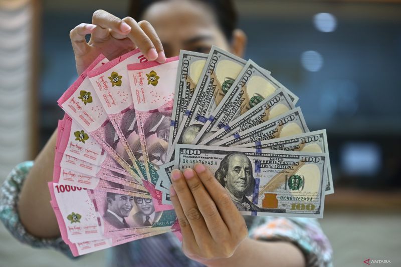 Rupiah pada Selasa pagi menguat Rp16.166 per dolar AS 