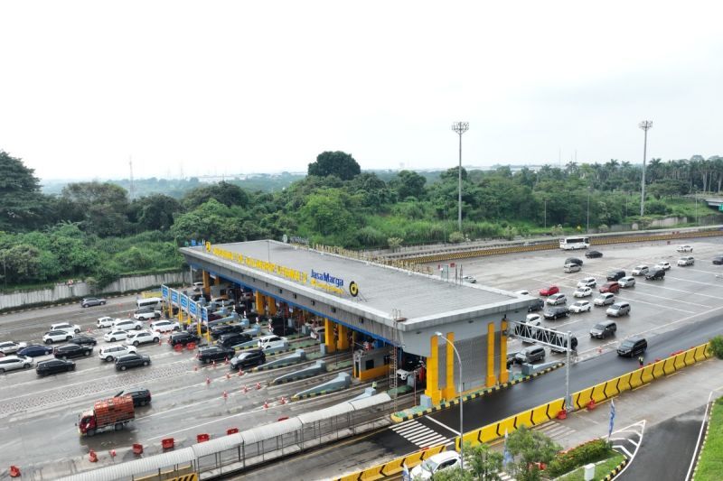 h1-tahun-baru-lalin-dari-puncak-dan-cikampek-ke-jabotabek-meningkat