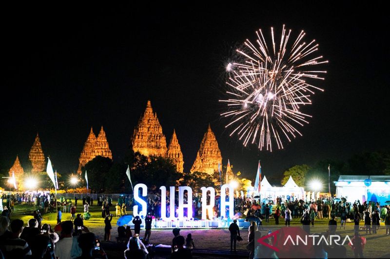 malam-tahun-baru-di-candi-prambanan-diakui-top-new-years-eve-dunia