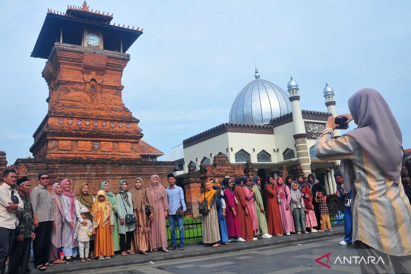 jumlah-kunjungan-wisatawan-nusantara-ke-jateng-meningkat-2633-persen