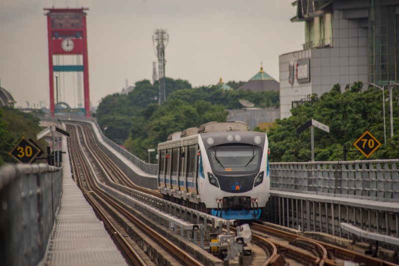 LRT Jabodebek, Commuter Line, dan LRT Sumsel Capai Rekor Penumpang Tertinggi pada Malam Pergantian Tahun 2024-2025