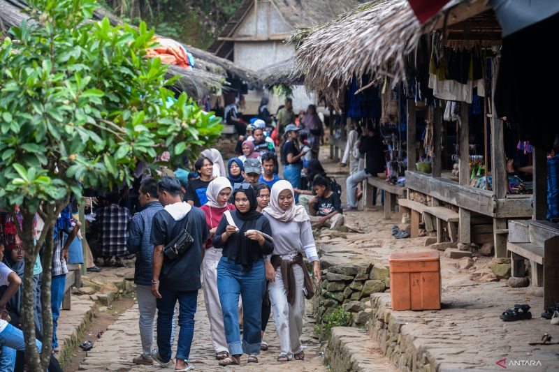 pengunjung-padati-saba-budaya-badui-di-pedalaman-lebak-banten